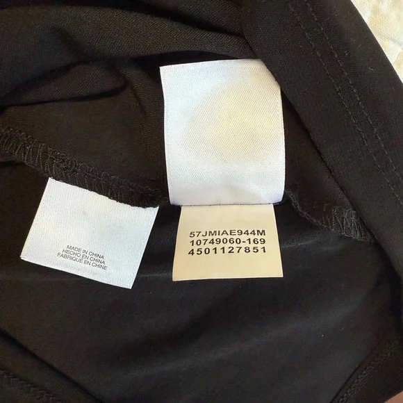 Anne Klein Short Sleeve Button Shoulder Blouse Women’s Small Black Gold New - Picture 7 of 10